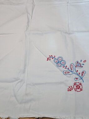 Vintage Hand embroidered 30" card table cloth